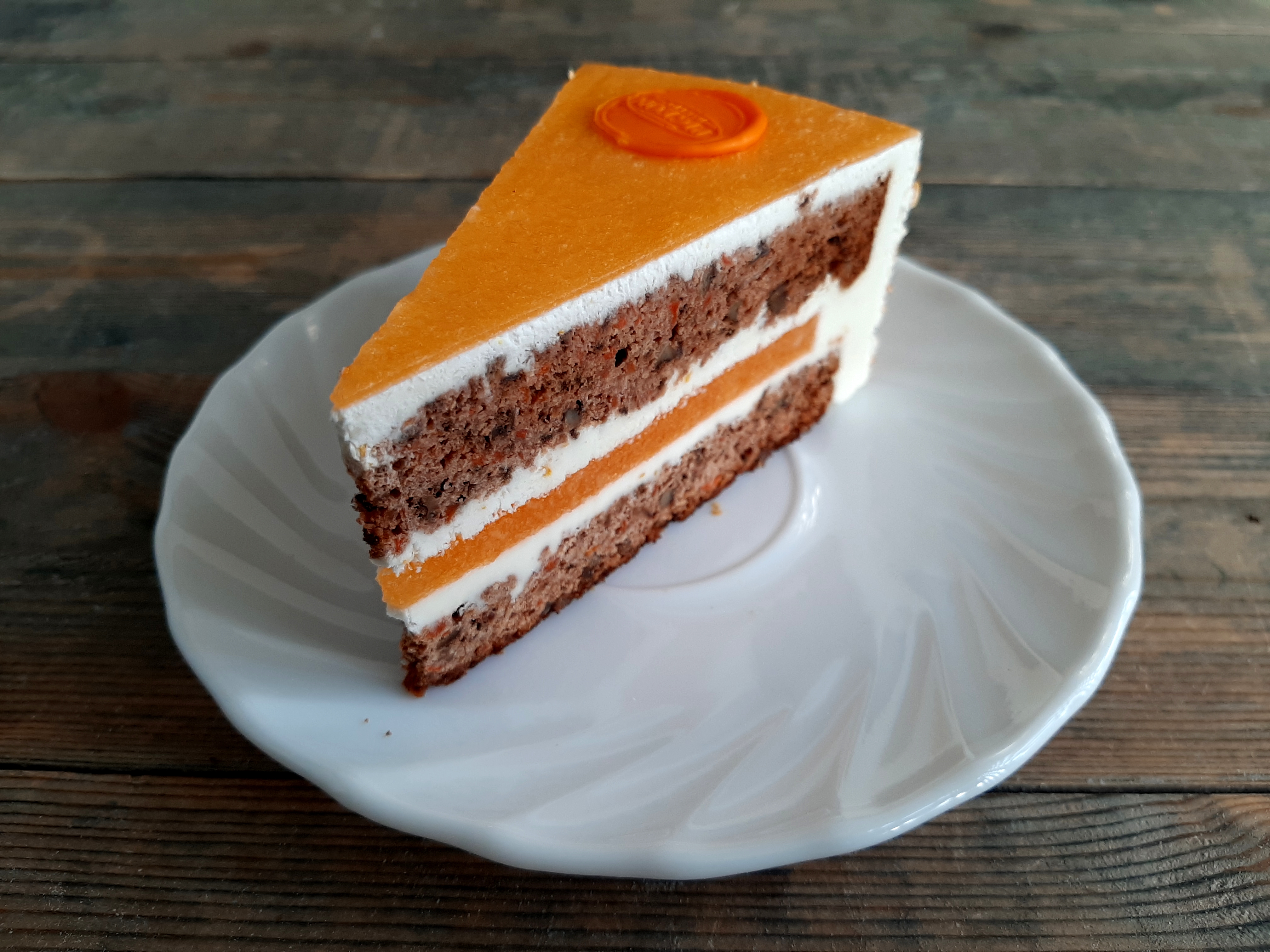 Морковный торт с апельсиновым кремом. Морковный торт с апельсиновым конфи. Морковный торт с кремом чиз. Морковный торт Панчо. Морковный торт с маскарпоне.